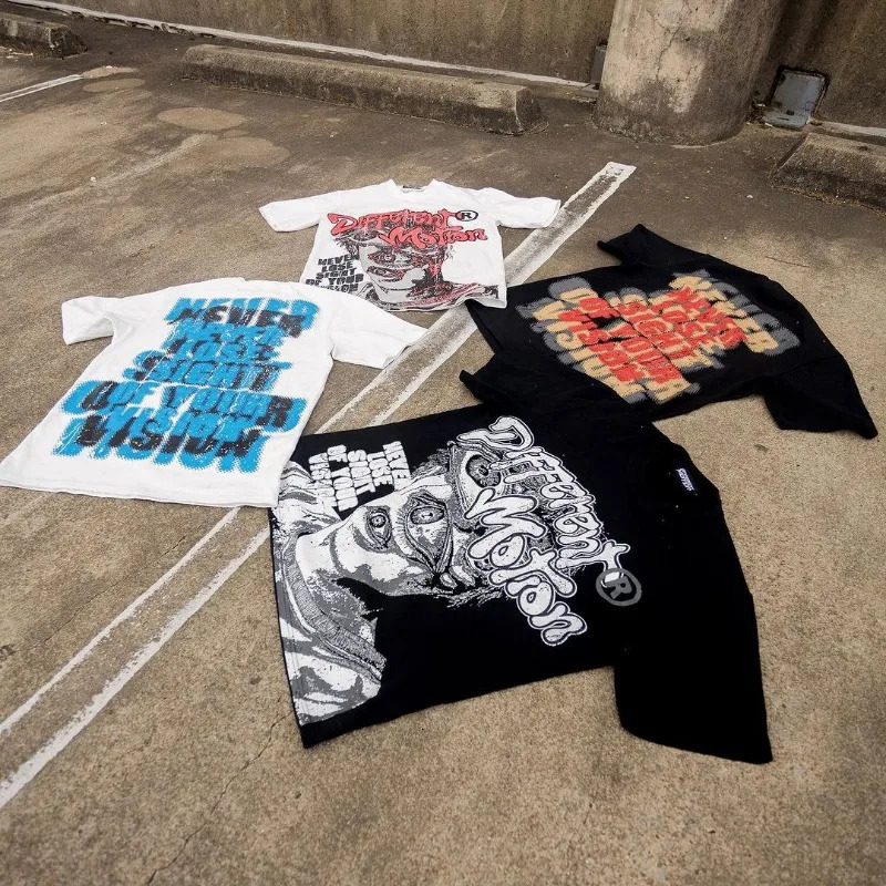 Retro printed pattern Tshirt for women with Y2k letters on the front and back short sleeved street style highend men 241011