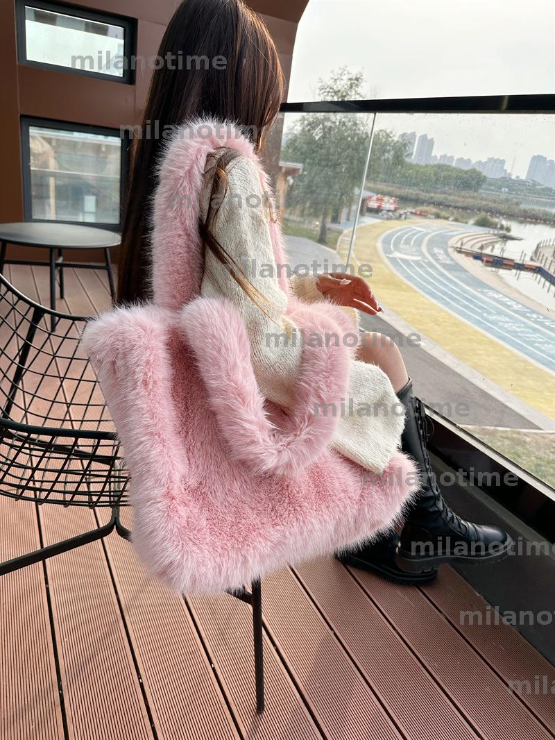 New super large-capacity tote bag, imitation fox fur casual crossbody handheld plush bag, one-shoulder imitation fur bag CUD2410113F5