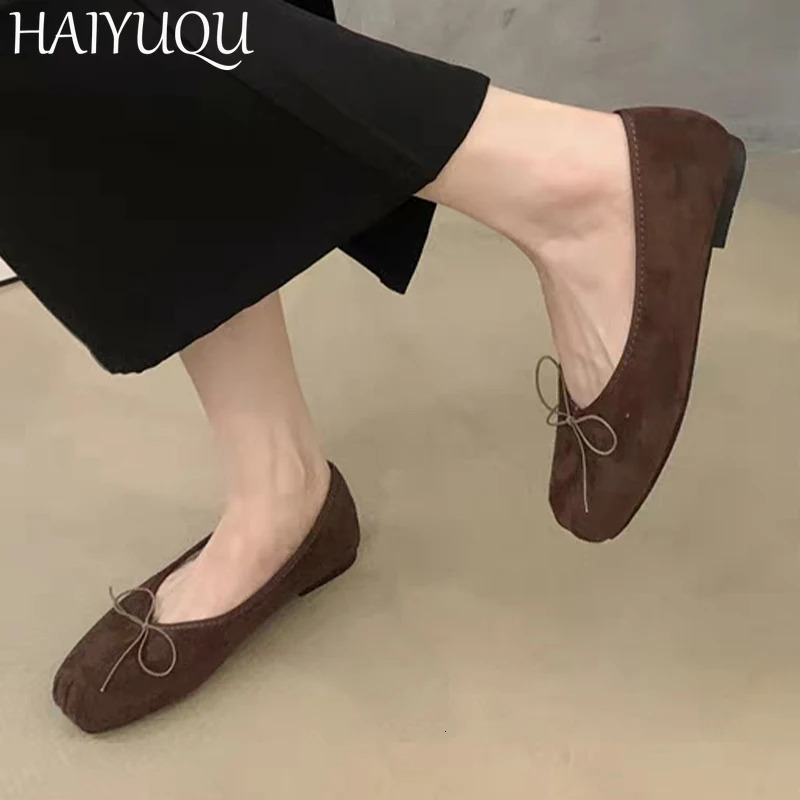 Womens leopard print flat shoes with light suede and velvet womens 2025 trend winter fashion Mary Jane shoes Zapatillas 241007