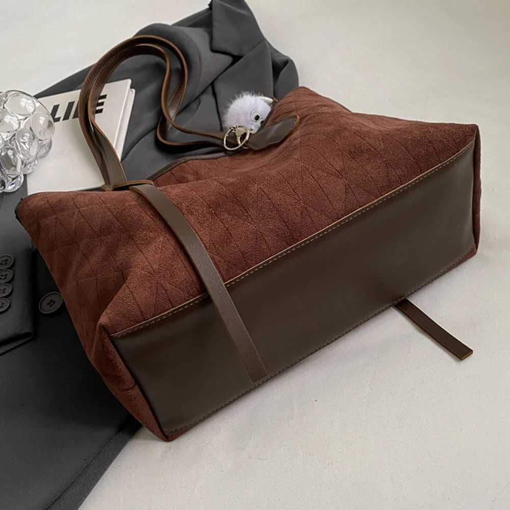 Ladies Suede Large Tote Bag with Inner Pocket Handbag Zipper Closure Purses and Handbags Retro for Work Travel 241011