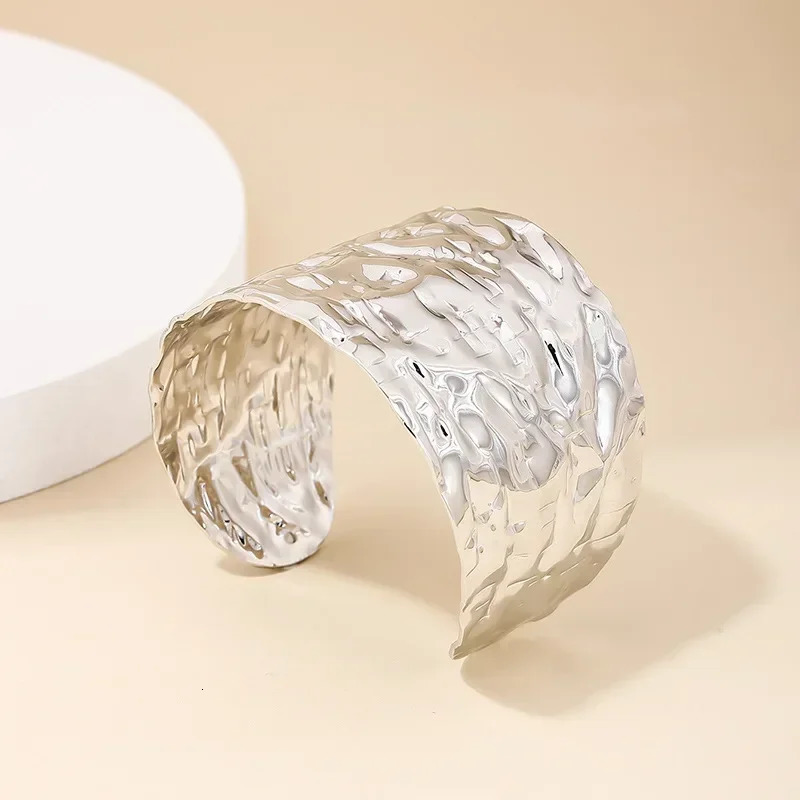 Womens Bracelet Irregular Metal Cuff Bracelet Folded Wide Edition Exaggerated Party Gift Holiday Fashion Jewelry CB042 241007