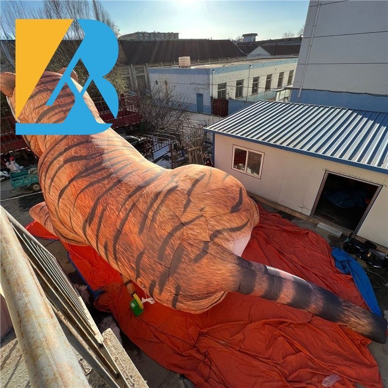Zoo-Inspired Giant Inflatable Tiger Ideal Party Decoration for Kids' Events