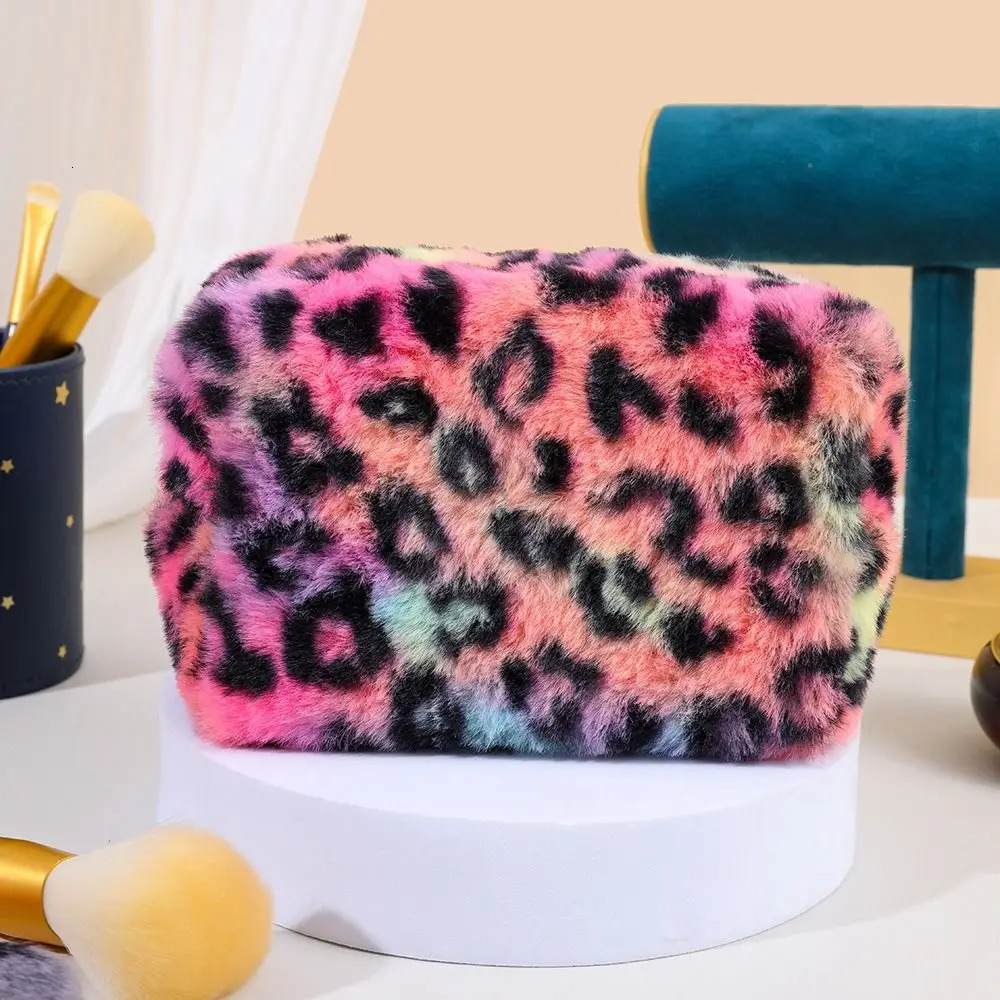 Leopard Print Makeup Bag High Quality Large Capacity Zipper Toilet Bag Portable Plush Travel Organizer 241008