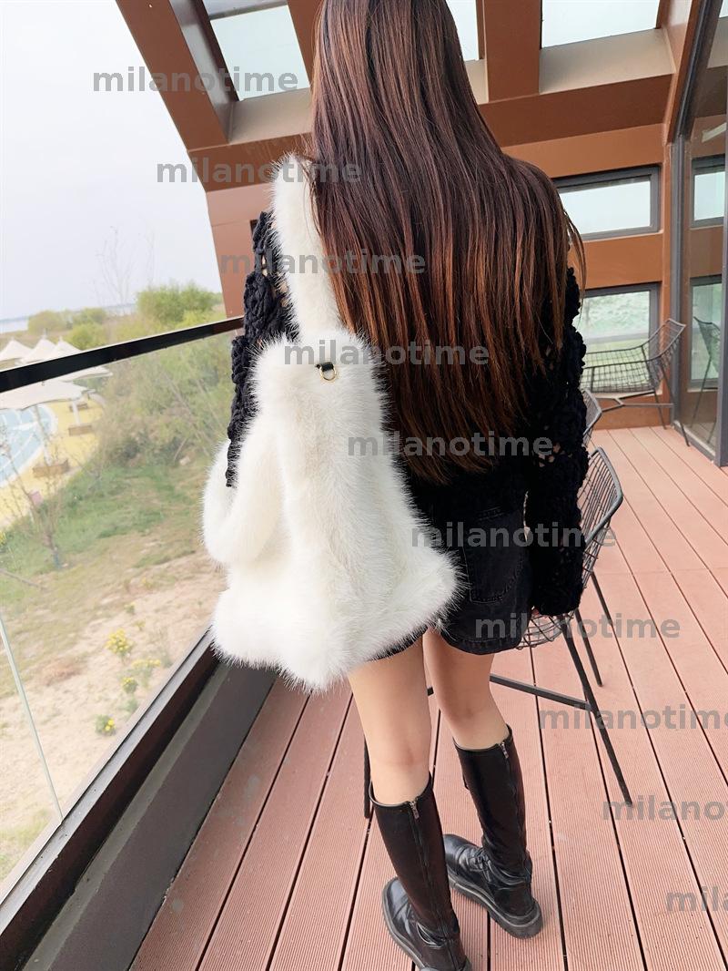 New super large-capacity tote bag, imitation fox fur casual crossbody handheld plush bag, one-shoulder imitation fur bag CUD2410113F5