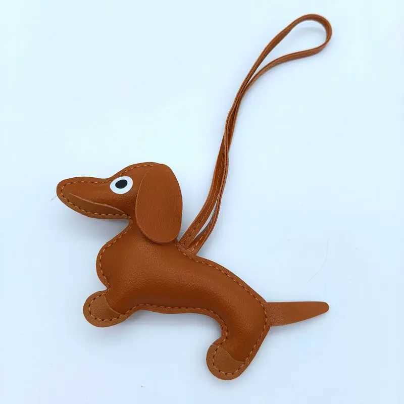 Keychains Lanyards Classic and Cute Leather Dog Keychain Pendant Cup Sausage Bag Charm Phone Pendant Tripod Keyring Accessories J241010