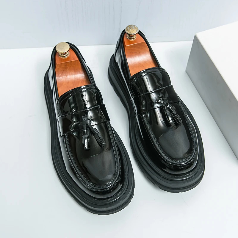 Korean style patent leather glossy shoes young mens fashion school round toe shoes black business dress shoes thick soled shoes 241007