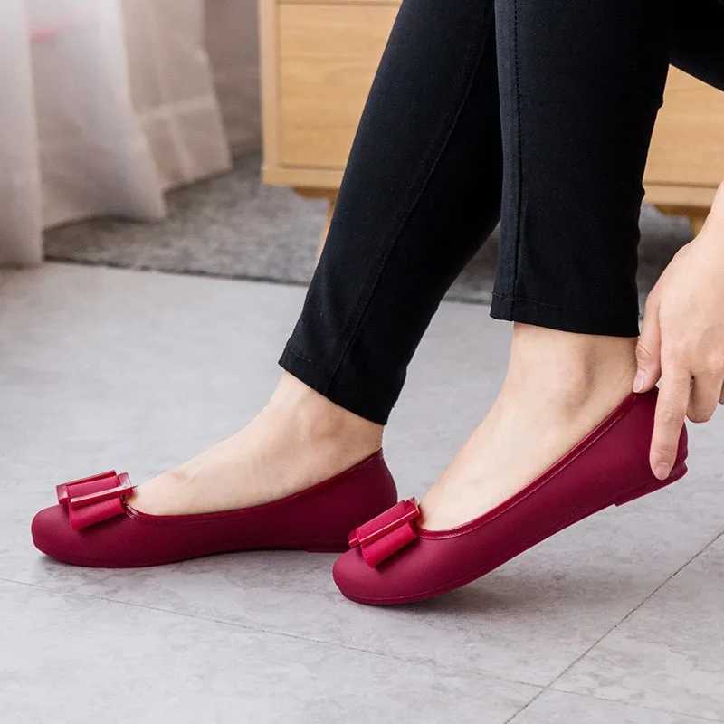 Womens fashionable and comfortable soft jelly flat shoes womens waterproof bow flat shoes cute sweet shoes Zapatos Planos De Mujer Y241011