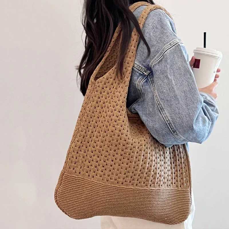 Designer Knitted Handbag Womens Large Capacity Handbag Womens Bag Summer Beach Bag Large Wallet Casual Hollow Womens Shoulder Bag Y241011