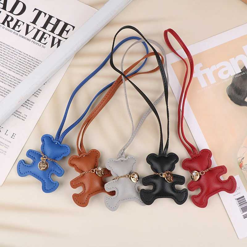 Keychains Lanyards Cute PU Leather Bear Bag Charm Keychain Tren Decorative Keychain Pendant Backpack Hanging Decoration Business Gift J241010
