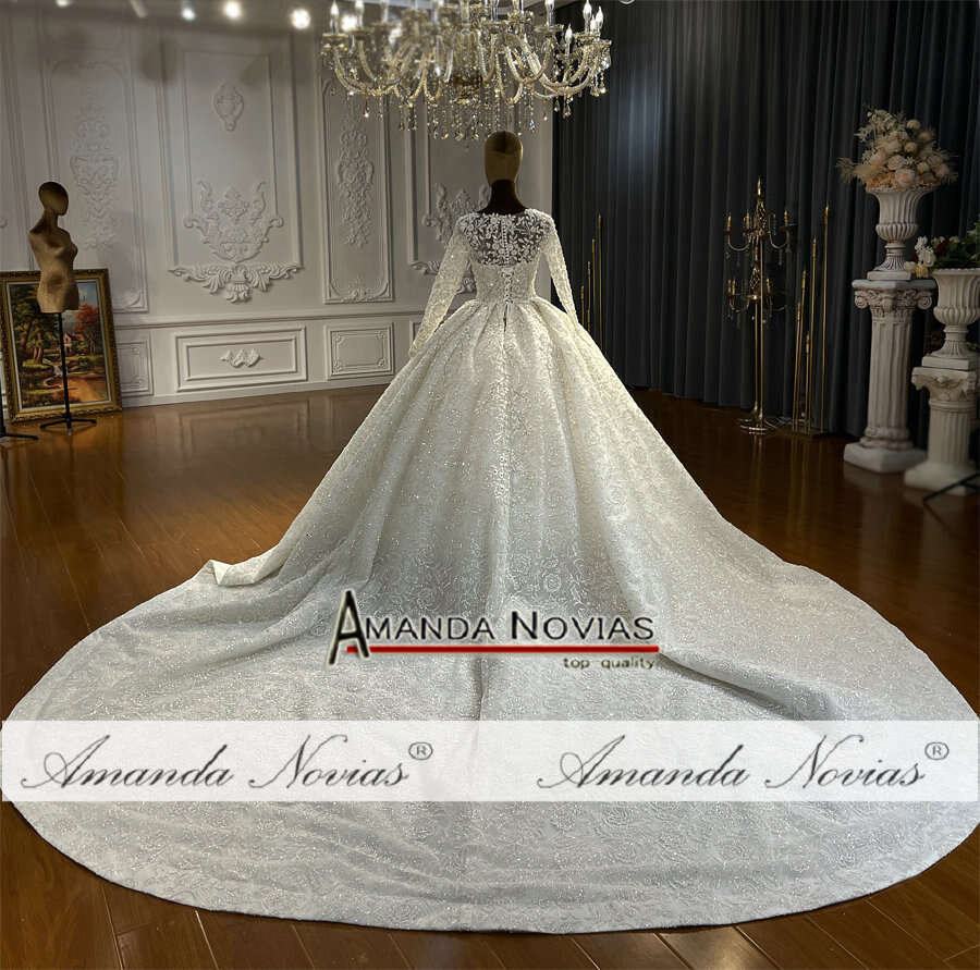 Elegant Off White Lace Wedding Dress