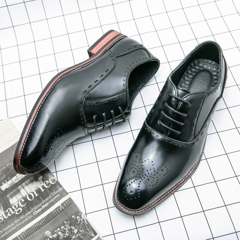 High quality business formal leather shoes mens casual dress shoes classic Italian formal Oxford elegant shoes mens office shoes 241007