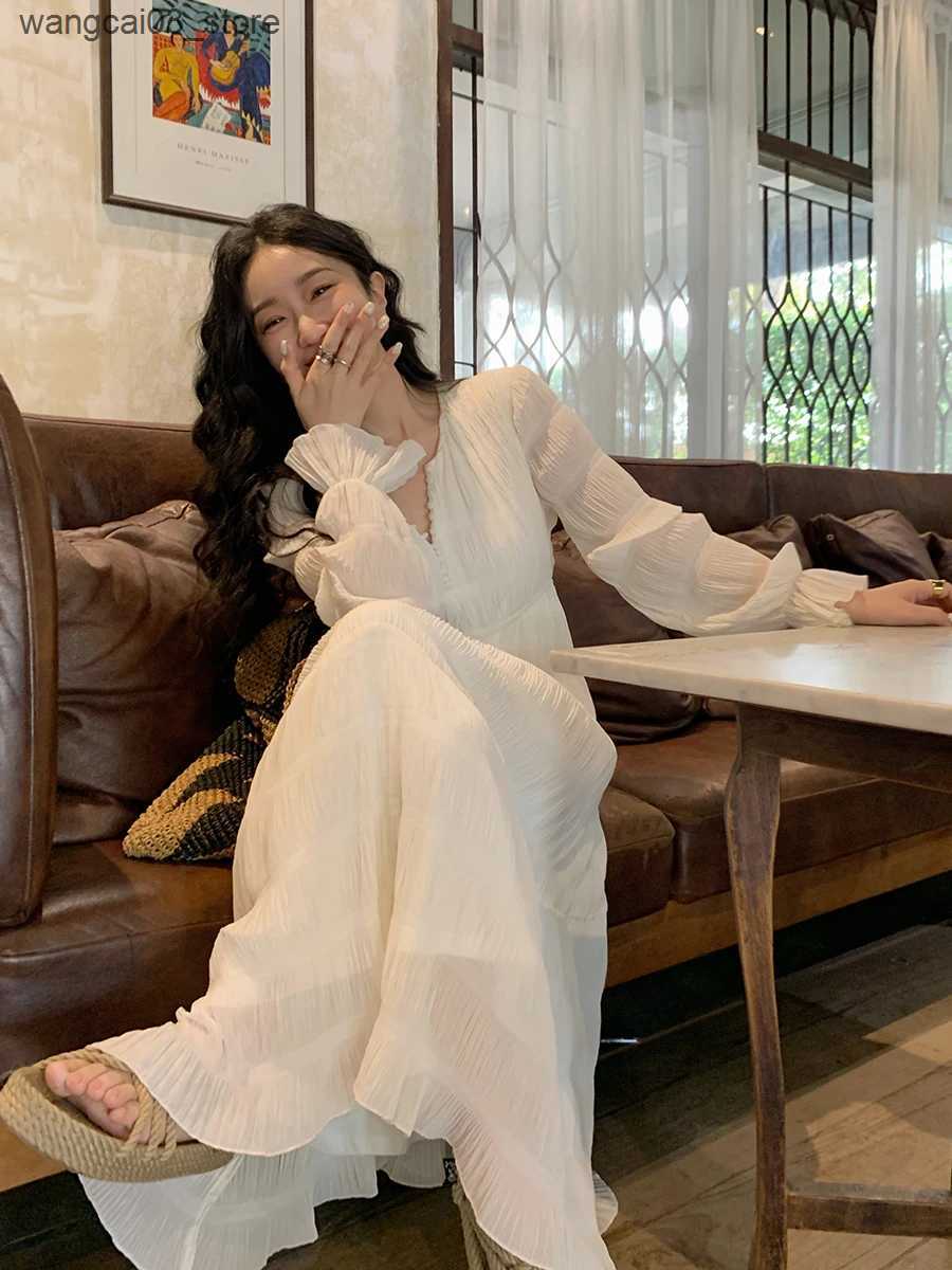 Maternity Dresses 2024 Autumn New Maternity Dress Long Flare Sleeve V-Neck Elegant Pregnancy Pleated Dress Long Loose Pregnnat Woman Chiffon Dress L24