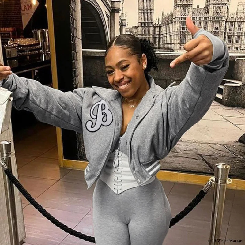 Womens baseball jacket single chest letter hip-hop streetwear crop top university bomber jacket casual college jacket pink 241011