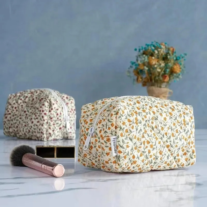 Home>Products>Flower Fluffy Wrinkle Makeup Bag>Flower Fluffy Wrinkle Makeup Bag 241008