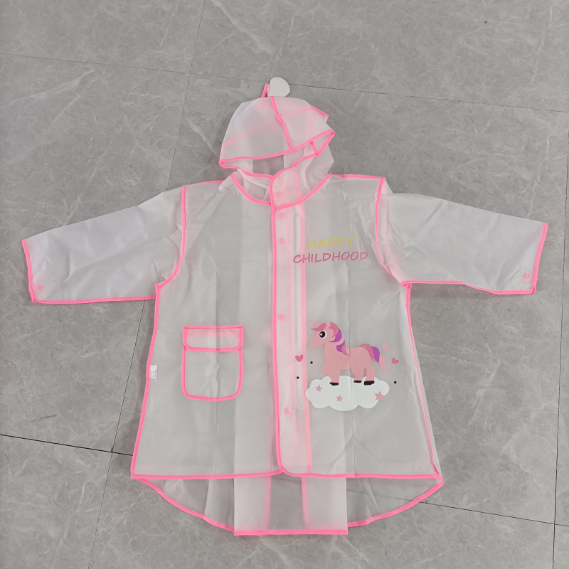 Children's raincoats effectively block rainwater and protect every inch of their skin
