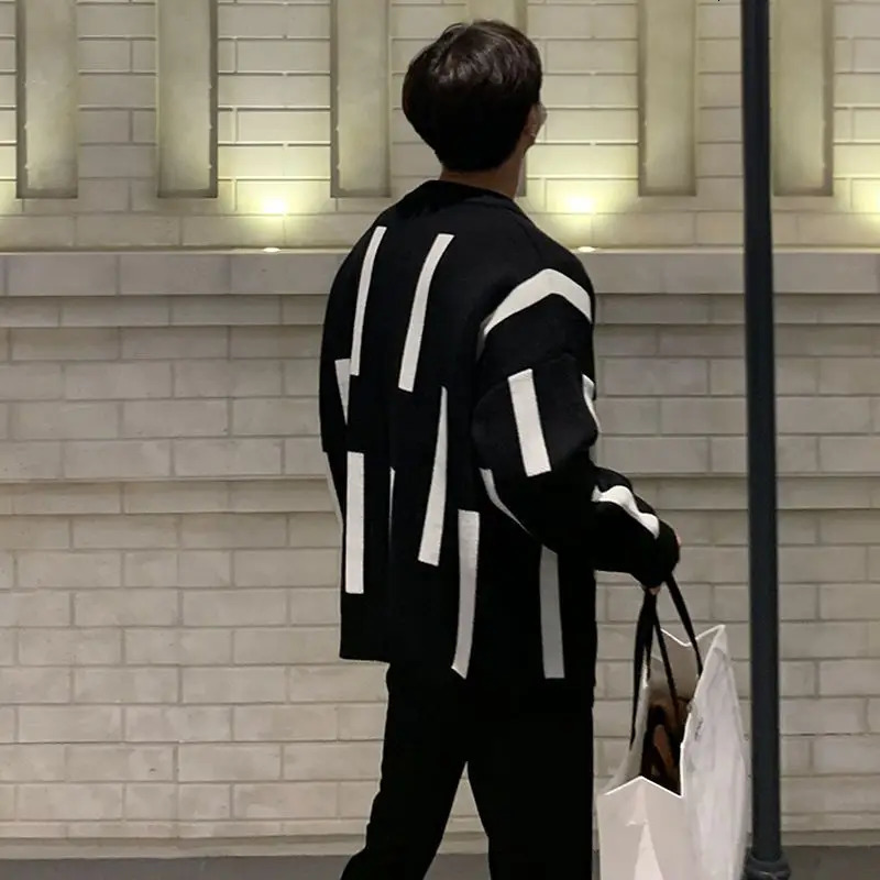Mens outerwear black jacket cardigan mens knitted sweater V-neck order T-shirt trend Y2k retro Korean style fun 241007