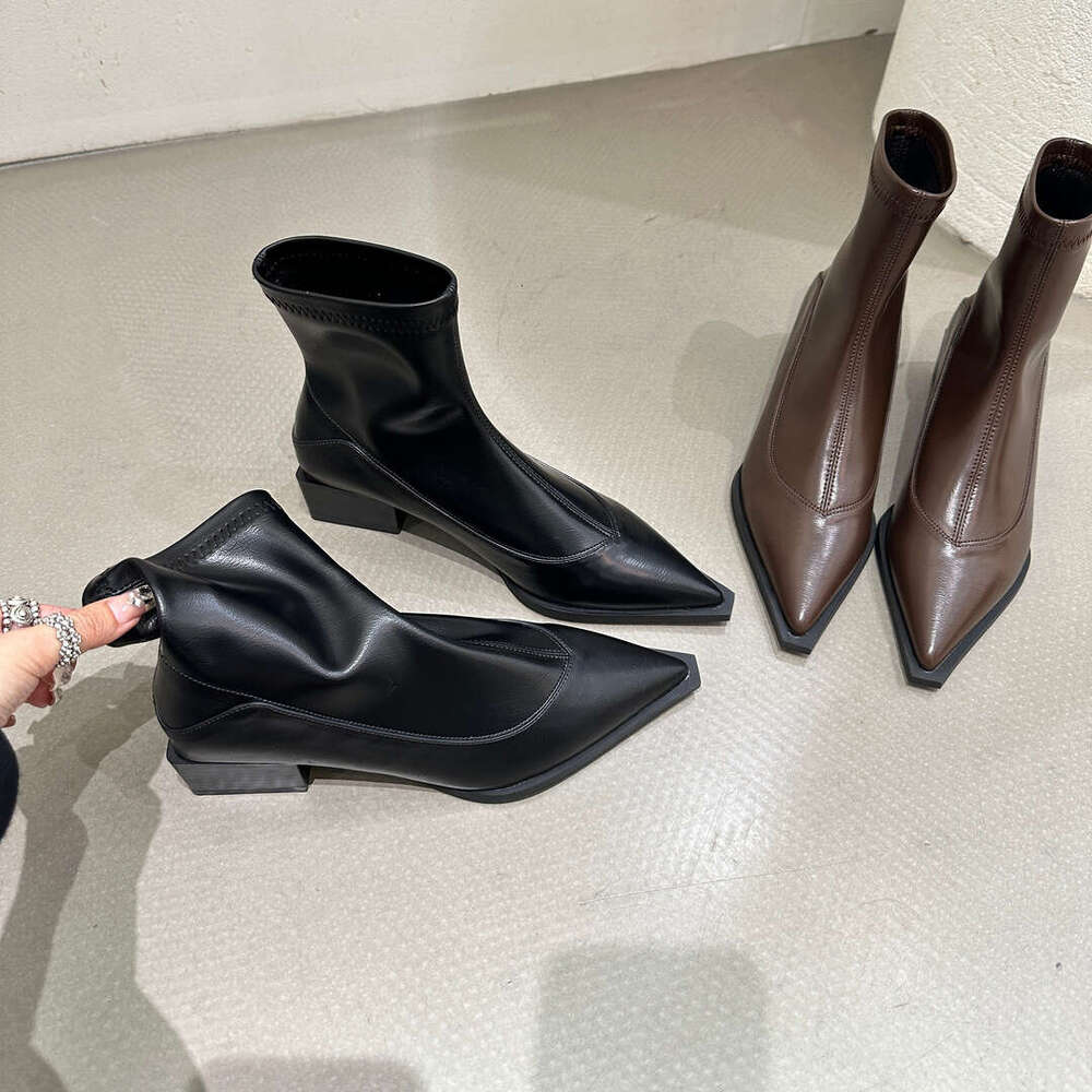 Designer Boot Sharp Pointed European And American Short Boots Womens New 2024 Autumn And Winter Boots Fashion Thick And Thin Boots Niche Design Martin