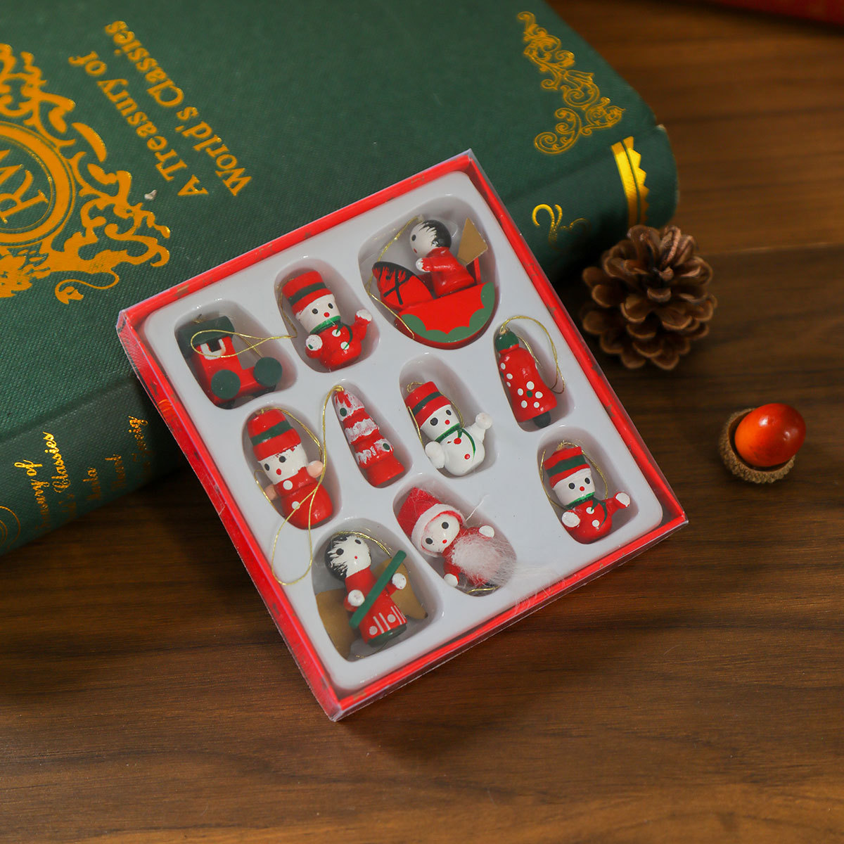 Small gifts in gift boxes, wooden decorations, pendants, accessories, small Christmas tree pendants
