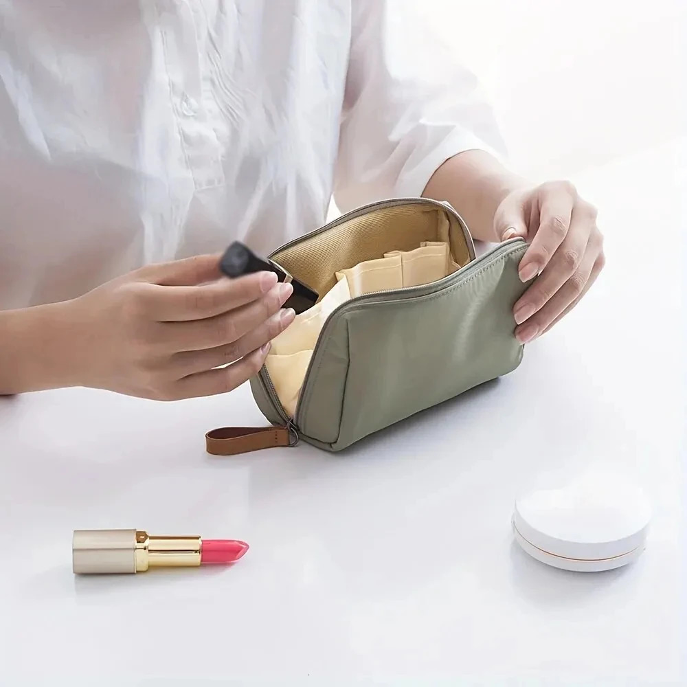 1 waterproof portable makeup storage bag toilet travel bag makeup bag makeup bag wallet with zipper womens lipstick bag 241008