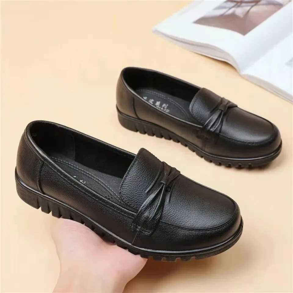 Womens low top round insole waterproof Moccasin solid color casual flat shoes Y241011