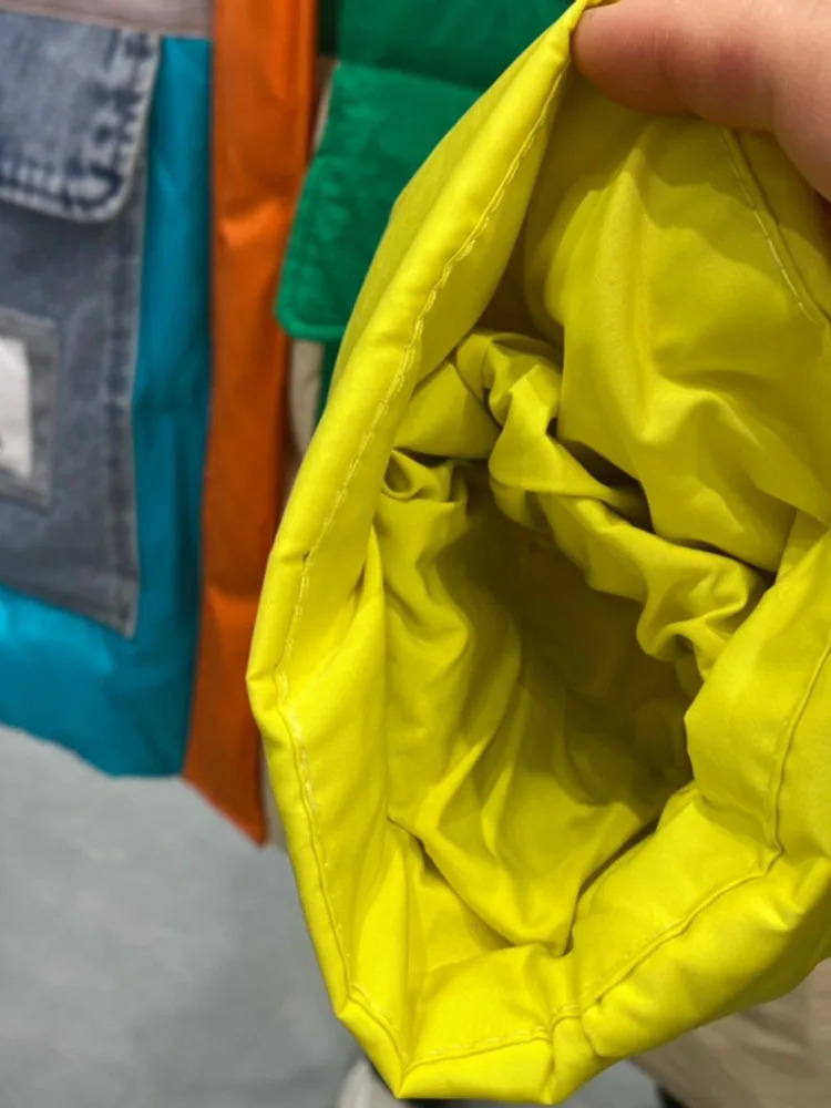 Large denim spliced down jacket for women with large pockets winter jacket with zipper splicing work cushioning jacket high-quality windproof and thic