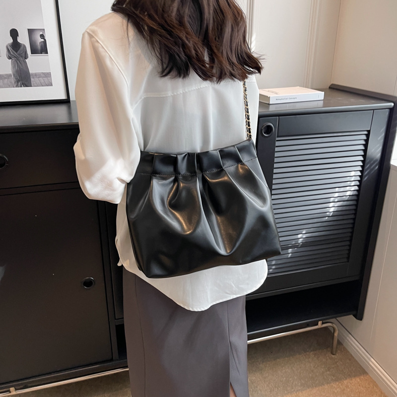 new wandering niche design versatile ins chain shoulder crossbody bag