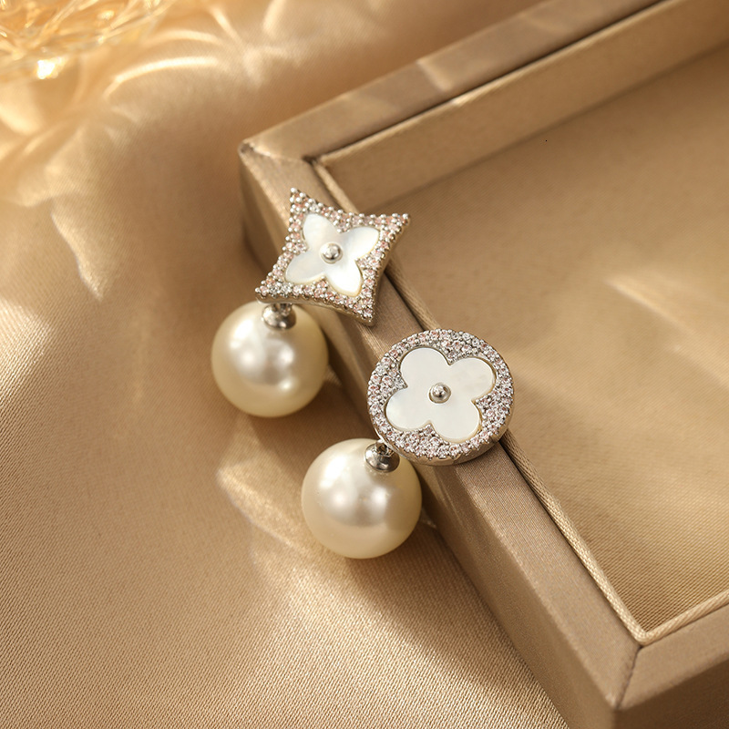 asymmetrical earrings, mother of pearl four leaf wer, new exquisite design, high-end feeg, needle earrings