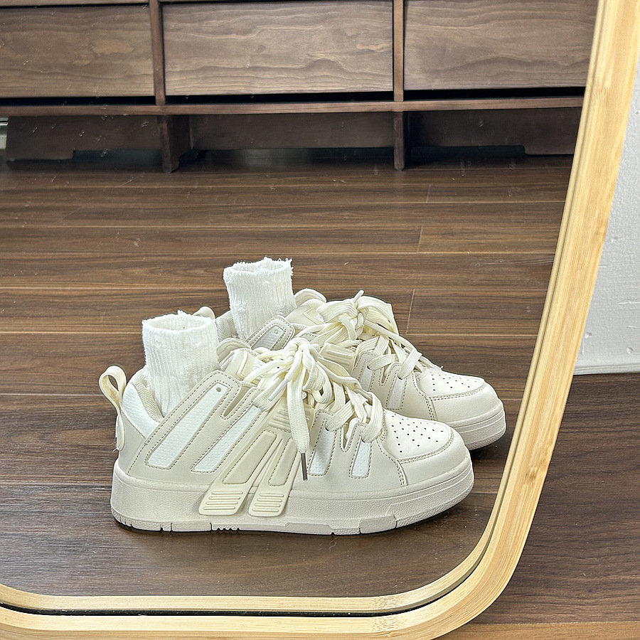Small niche design sense board shoes women's Instagram trendy Korean version versatile black casual sports shoes 2024 spring new item