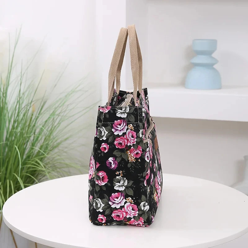 Fashionable printed handbags portable canvas lunch bags womens casual handbags and bento mom bags for picnic trips 241008