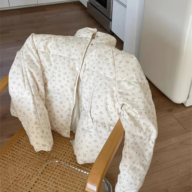 2024 Style Parkas Small Flowers Lapel Female Short Coat Down Cotton Jacket Loose Bread Clothing Womens Y2k 240930