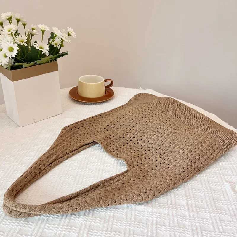 Designer Knitted Handbag Womens Large Capacity Handbag Womens Bag Summer Beach Bag Large Wallet Casual Hollow Womens Shoulder Bag Y241011