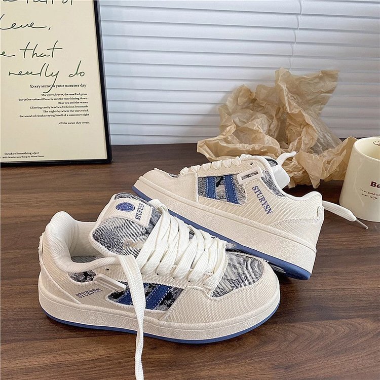 Denim design, bread shoes, women's Instagram trend, 2024 autumn new versatile casual board shoes