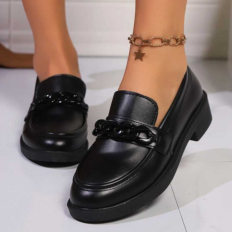 Lucy Womens Chain Decoration Loafers Patent Leather Sliding Platform Shoes Womens Fashion Low Boots Black Office Shoes Womens 41 Y241011