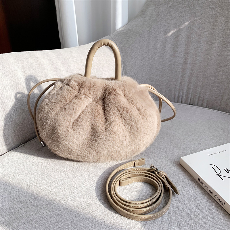 Fashion Plush Handbag Womens Winter Furry Shoulder Bags 5 Colors -0 Designer Spherical Drawstring Dual Use Crossbody Bags Fluffy Hobos Bag ABP2410111