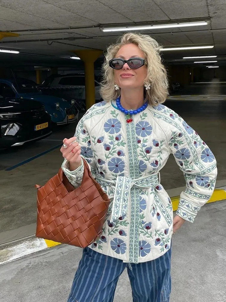 Elegant lace apron jacket womens long sleeved single breasted printed womens bedding coat autumn winter loose womens coat 240927