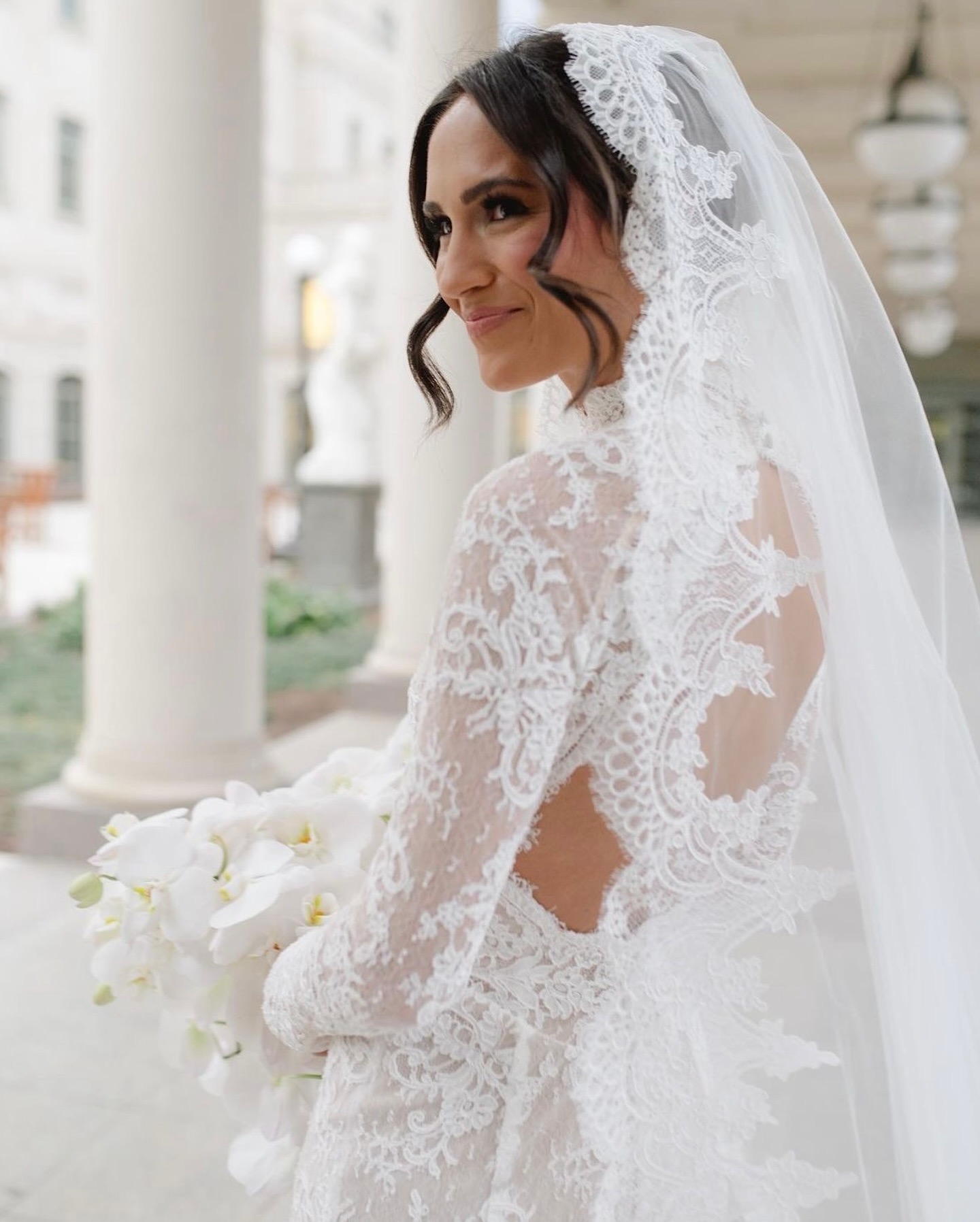 Classy 3 Meters of Premium Lace Fabric - Perfect Bridal Veil Accentuating Graceful Beauty Vintage Wedding Accessories Veils LF023