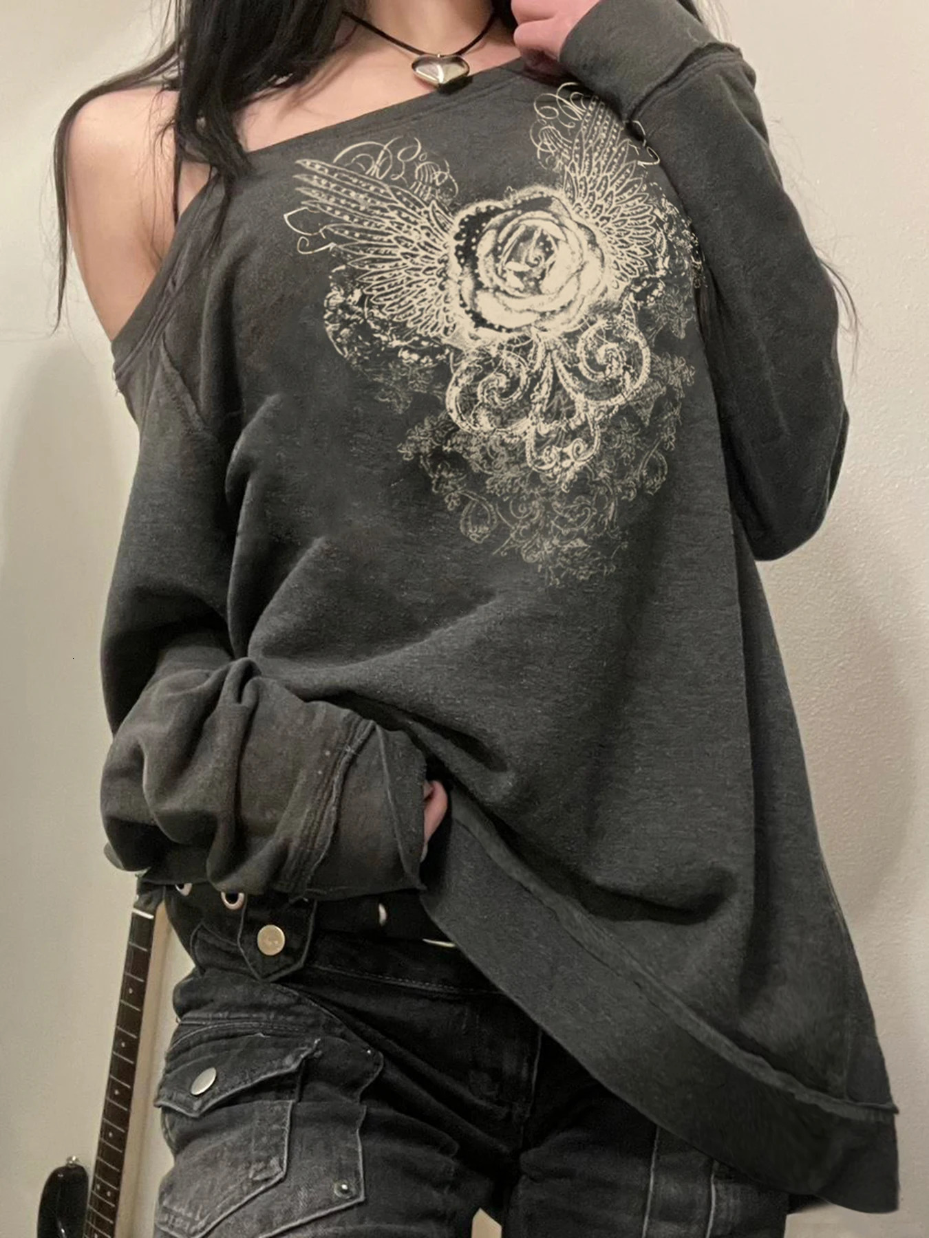 Rockmore retro printed diagonal neck sweatshirt loose womens casual long sleeved pullover top shoulder Y2K Grunge Fairycore fabric 241010