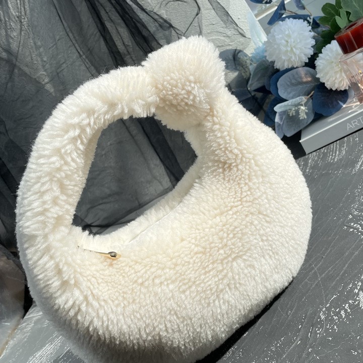 2024 New Women Hand Bag Fashion Casual Shoulder Bags Autumn Winter Plush Bags Woman Lady Crossbody Bags Ladies Soft Outdoor Totes Valentines Day Gift 