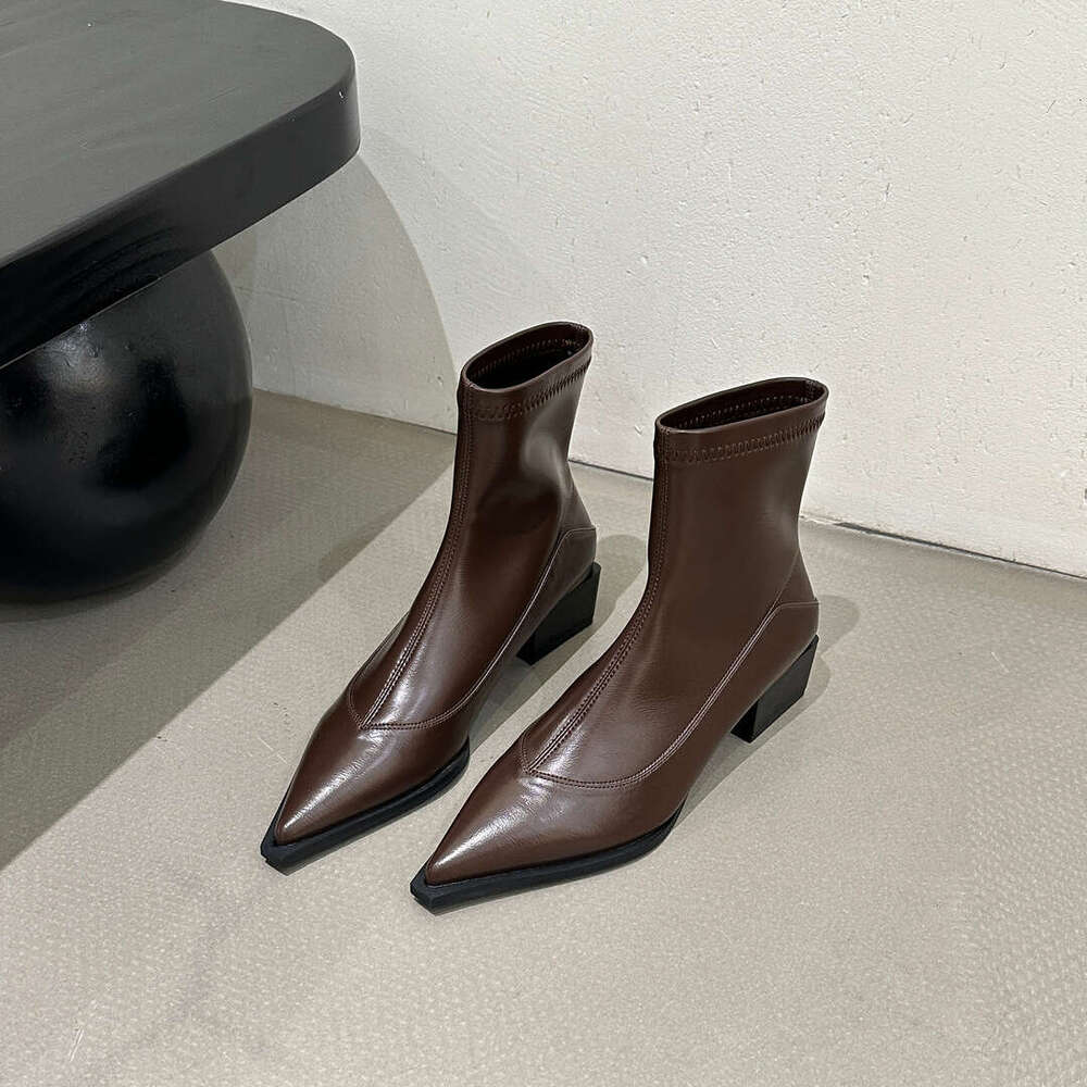 Designer Boot Sharp Pointed European And American Short Boots Womens New 2024 Autumn And Winter Boots Fashion Thick And Thin Boots Niche Design Martin