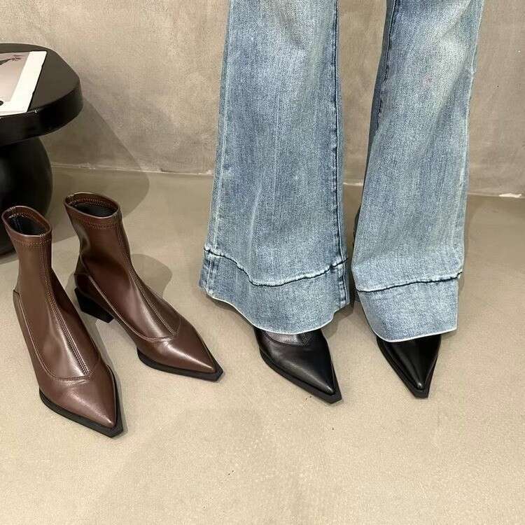 Designer Boot Sharp Pointed European And American Short Boots Womens New 2024 Autumn And Winter Boots Fashion Thick And Thin Boots Niche Design Martin