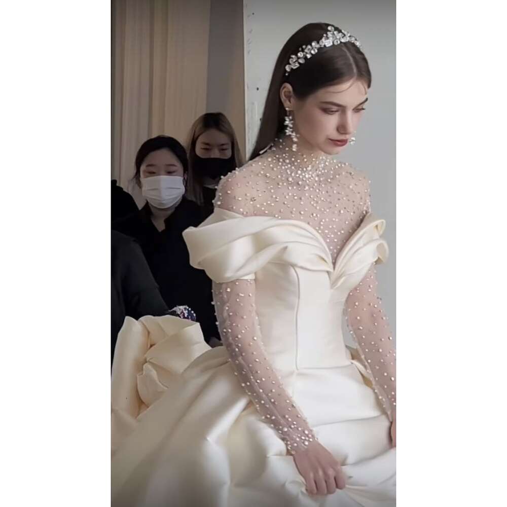 Fashion Ivory Pearls Wedding Elegant High Collar Draped Ball Gowns or Length Exquisite Sweep Train Bride Dress 2024
