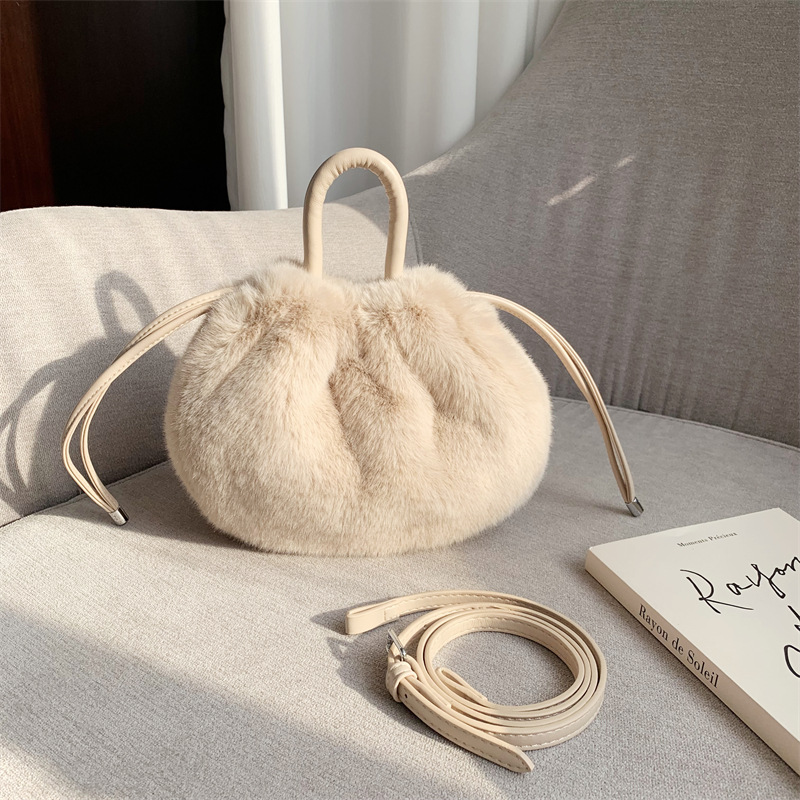 Fashion Plush Handbag Womens Winter Furry Shoulder Bags 5 Colors -0 Designer Spherical Drawstring Dual Use Crossbody Bags Fluffy Hobos Bag ABP2410111