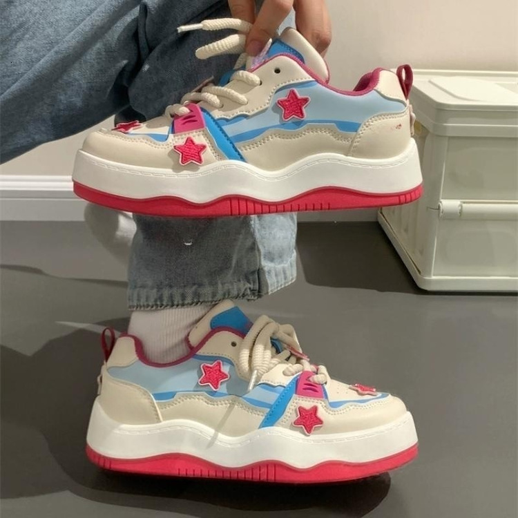 Star Thick soled Little White Shoes for Women 2024 Spring and Winter New Collection, Small and Unique Design, American Versatile Sports Board Shoes