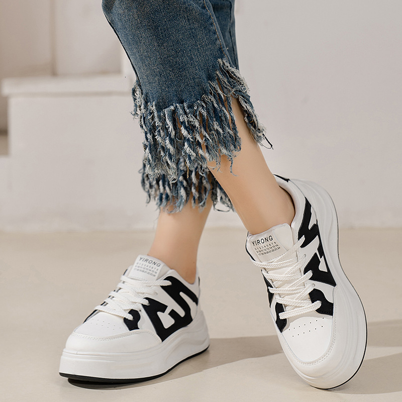 Women's shoes 2024 new spring and autumn white shoes versatile student sports and leisure board shoes design sense niche color blocking trendy sh