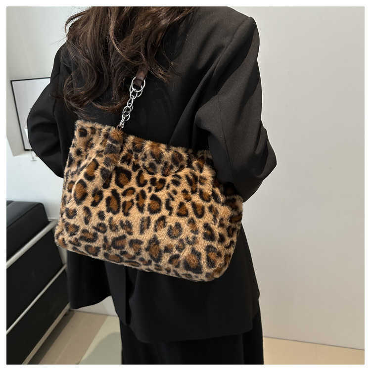 CMM Leopard Print Plush Trendy Chain Bag New Personalized and Versatile Simple Tote Bag Casual Single Shoulder Armpit Bag Womens Bag