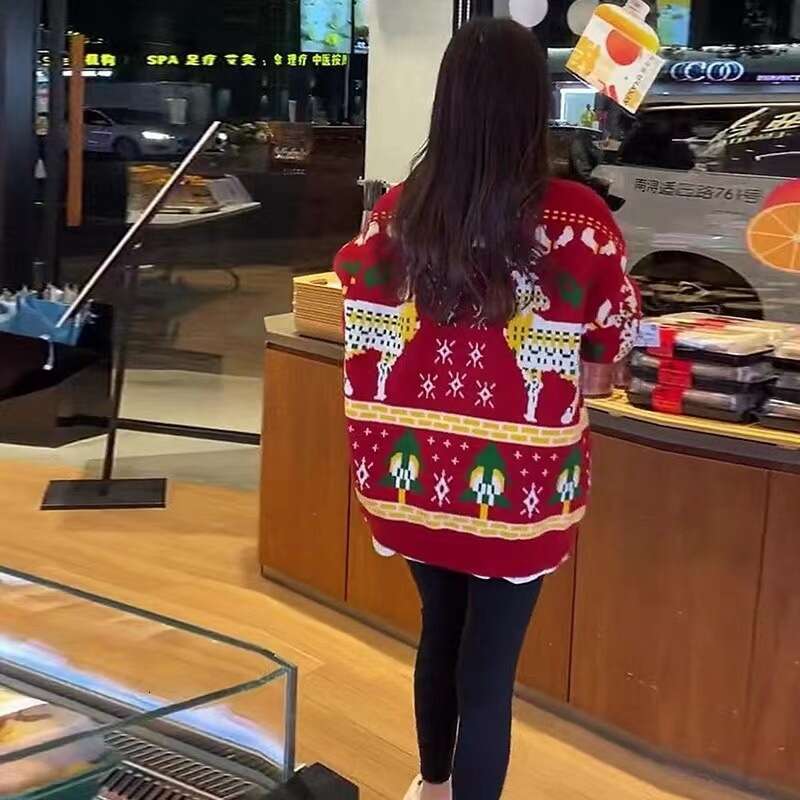 Autumn and Winter Thick Elk Year Red Women 2024 New Lazy Style Loose Knitted Sweater for Outer Wear
