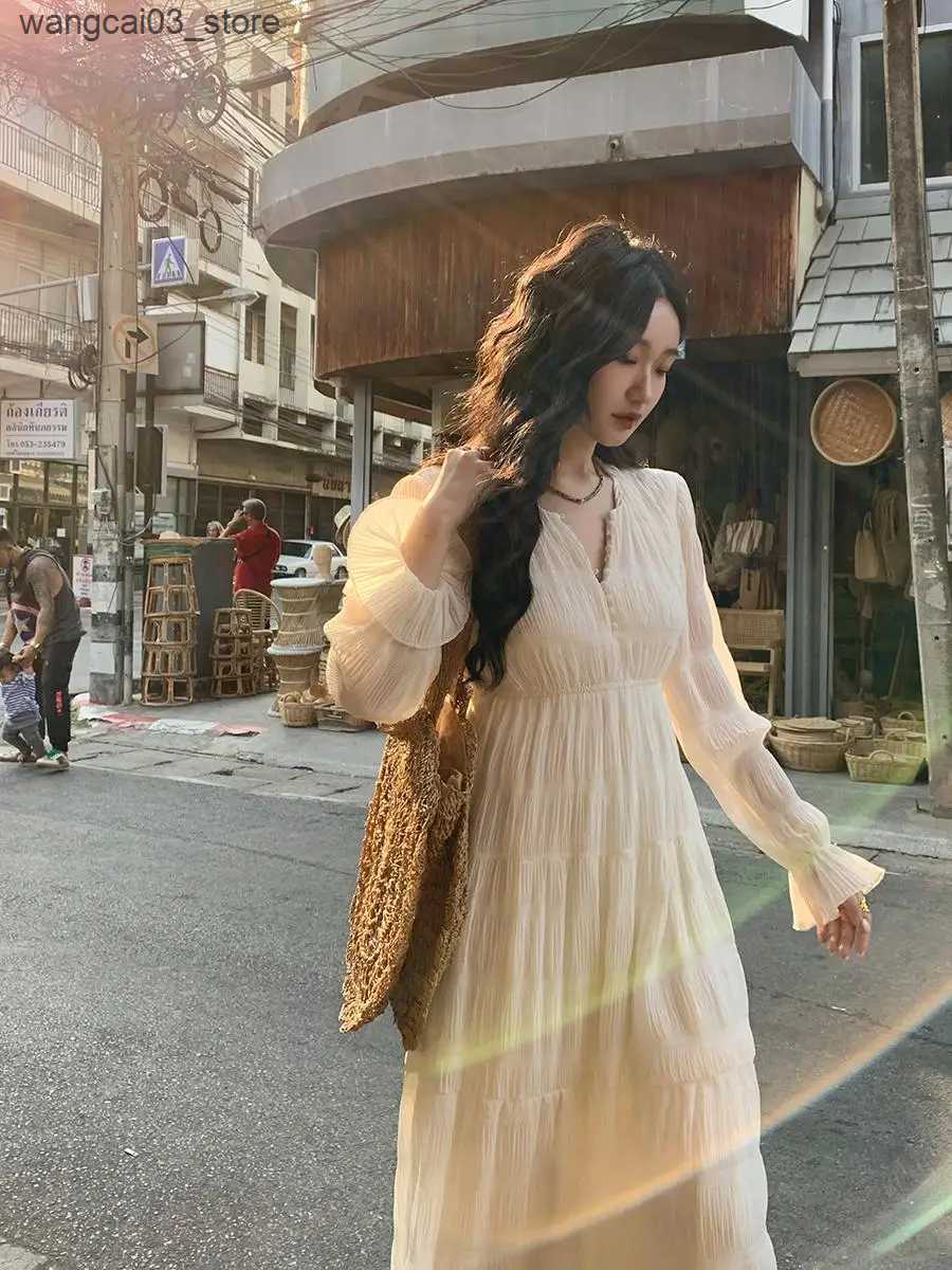 Maternity Dresses 2024 Autumn New Maternity Dress Long Flare Sleeve V-Neck Elegant Pregnancy Pleated Dress Long Loose Pregnnat Woman Chiffon Dress L24