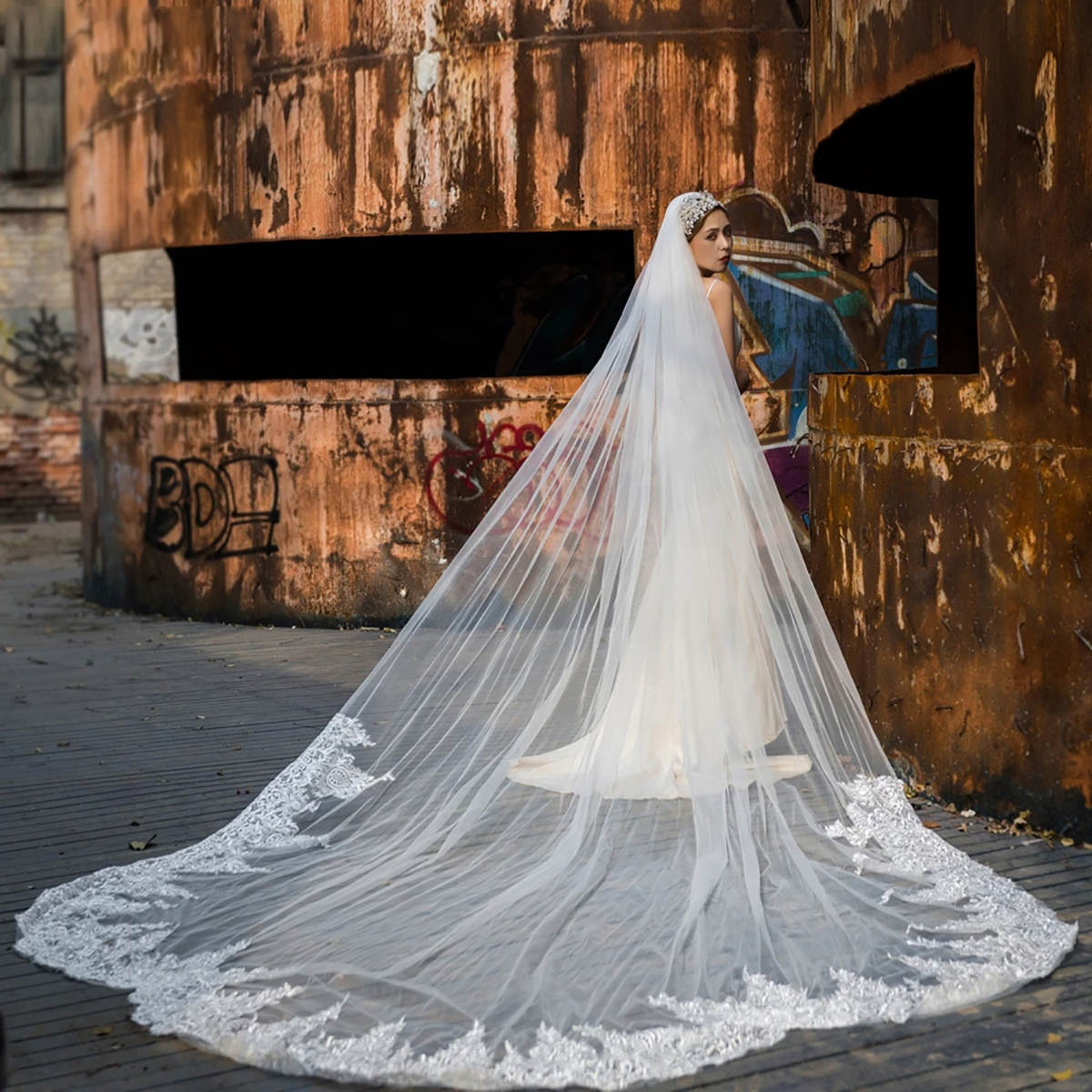 Simple Wedding Veil Appliques One Layer Long Cathedral Length Veils Applique Edge Custom Made Bridal Accessories High Quality