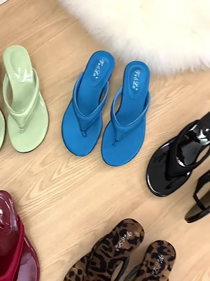 Shoes Womans Slippers Low On A Wedge Rubber Flip ps Slides Heeled Mules Leopard Summer Hawaiian High Fabric Rome leopar 241010
