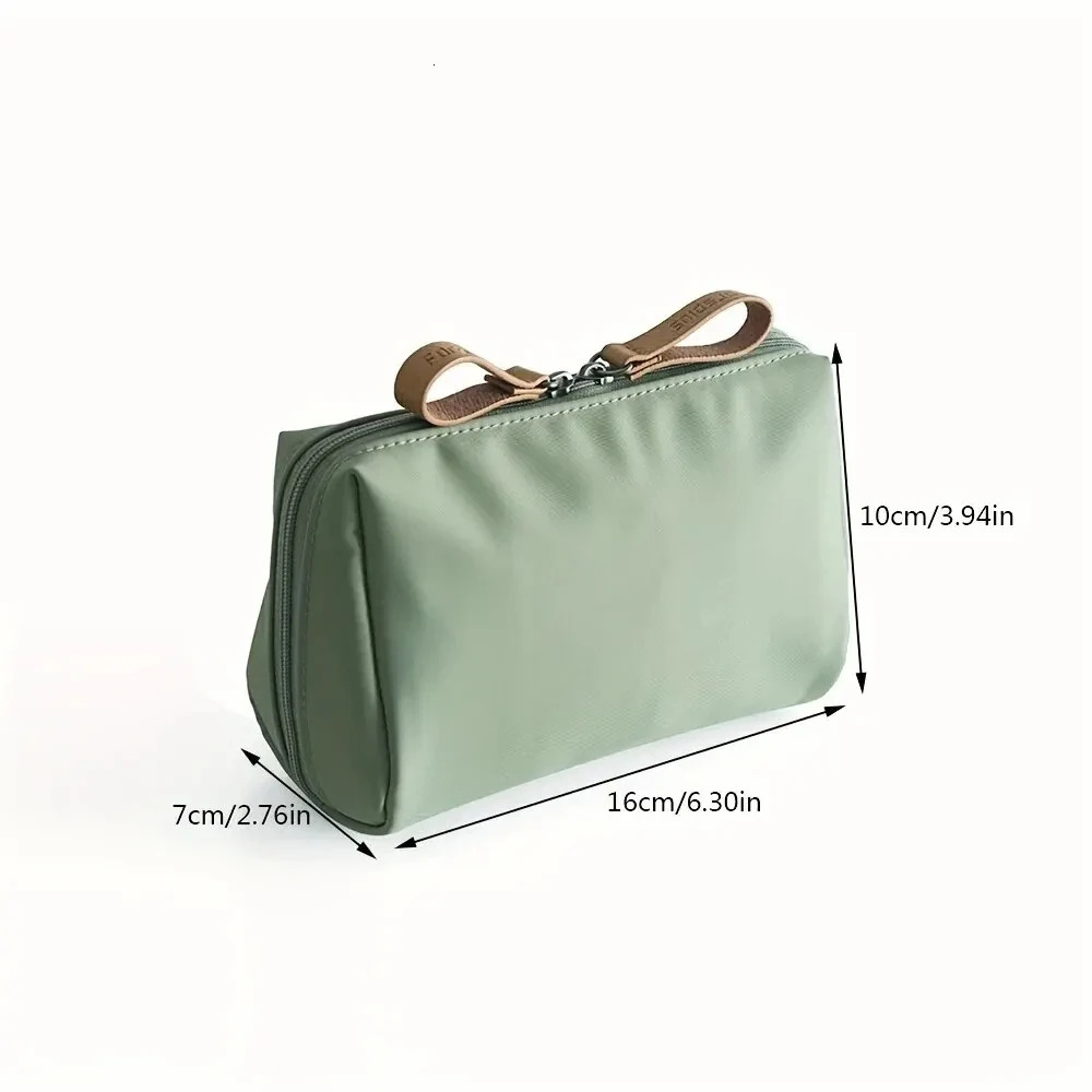 1 waterproof portable makeup storage bag toilet travel bag makeup bag makeup bag wallet with zipper womens lipstick bag 241008